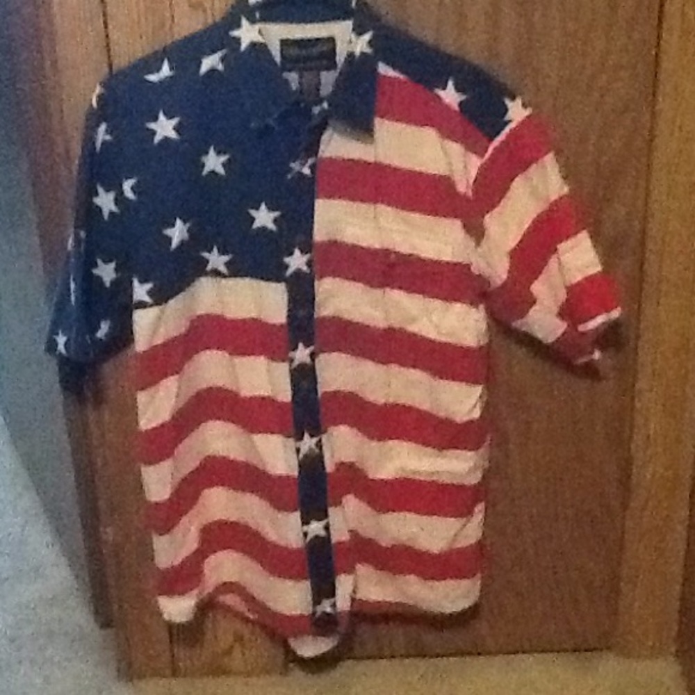 Men's short sleeve wrangler dress shirt.